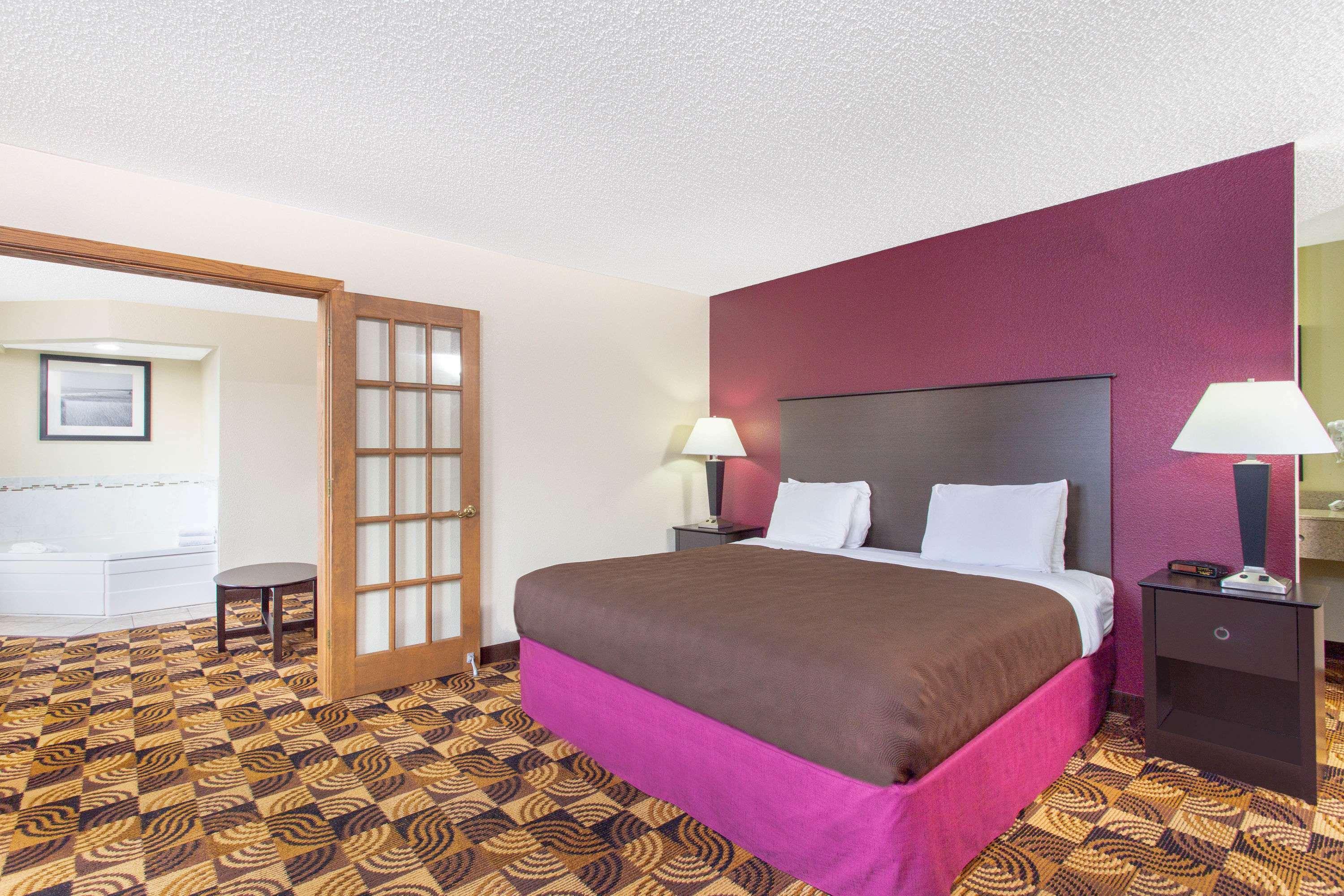 Americinn By Wyndham Elkhorn Near Lake Geneva Buitenkant foto