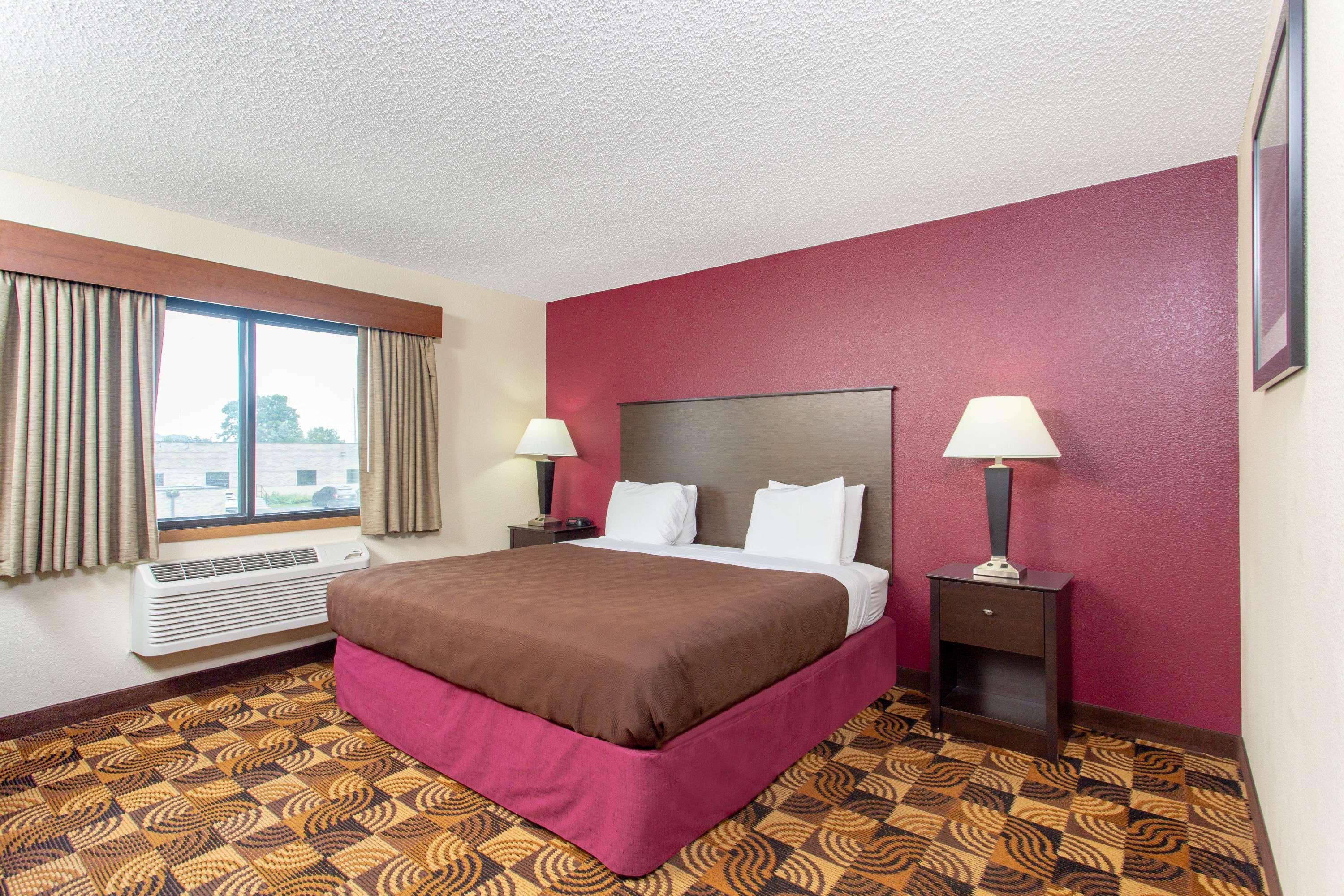 Americinn By Wyndham Elkhorn Near Lake Geneva Buitenkant foto