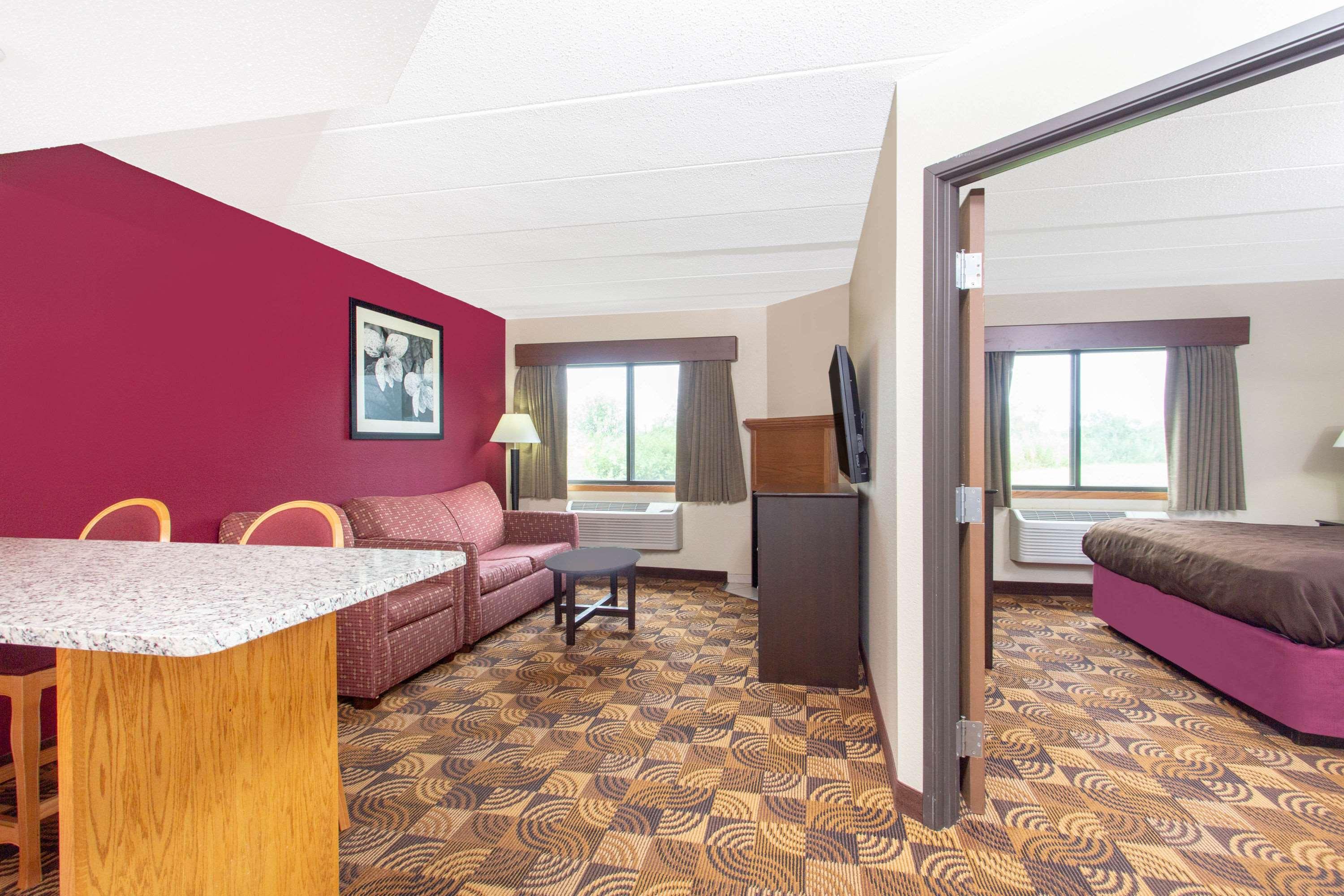 Americinn By Wyndham Elkhorn Near Lake Geneva Buitenkant foto